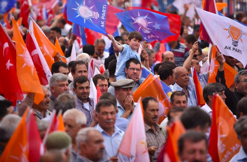 Metropoll'ün dindar seçmen anketinde 2021 başı ve sonu çok çarpıcı! AK Parti seçmeni nereye kaydı? - Resim: 2