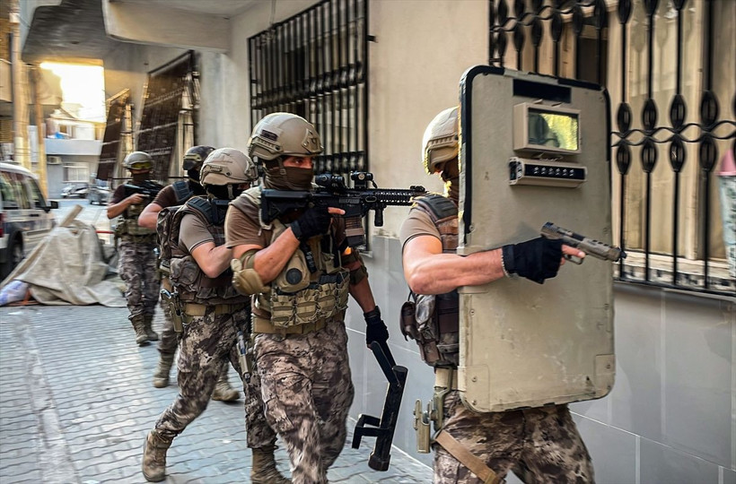 Mersin'de "Temizleme Operasyonu" başlatıldı! HDP'li il başkanı da gözaltında - Resim: 1