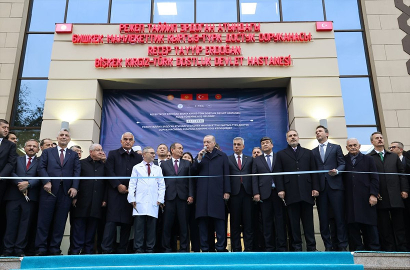 Cumhurbaşkanı Erdoğan, Kırgızistan'da kendi isminin verildiği hastanenin açılışını yaptı - Resim: 4