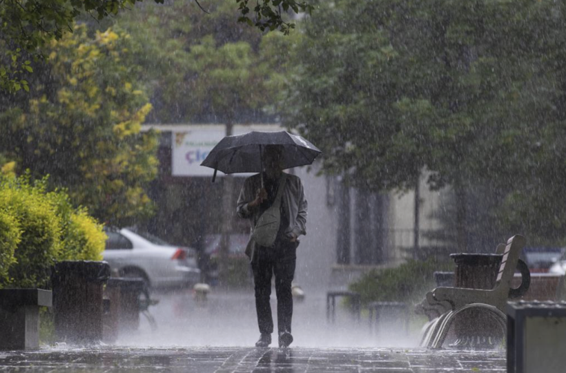 13 kentte sarı kod alarmı! Kuvvetli sağanak ve rüzgar çok fena bastıracak... - Resim: 2