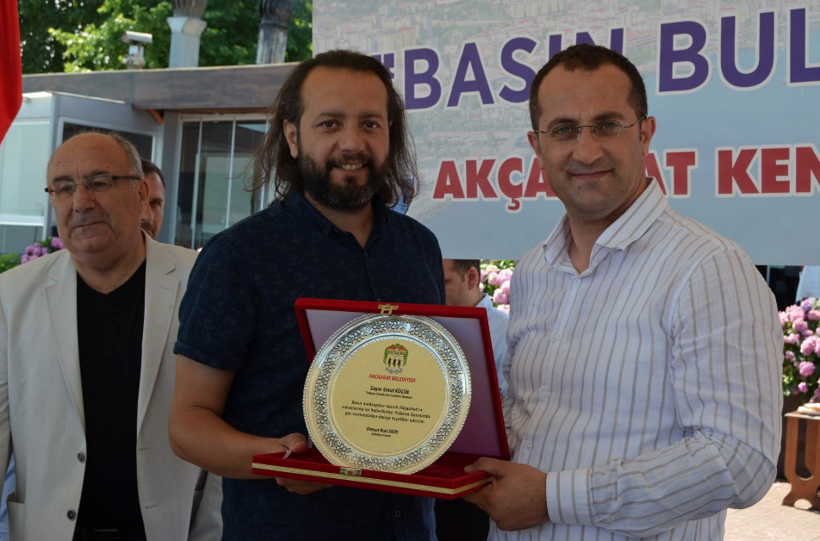 Derya Uluğ'un 3 Temmuz paylaşımı başını yaktı Trabzon konseri iptal edildi - Resim: 2