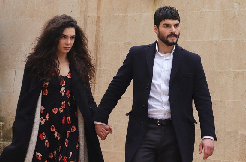 ATV'nin Hercai setinde başrol Akın Akınözü yardımcı yönetmenin üzerine yürüdü - Resim: 2