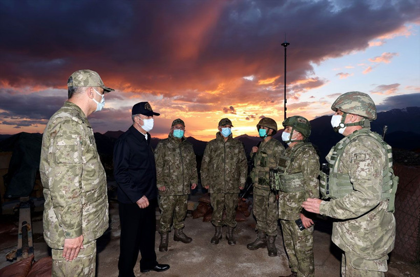 Bakan Hulusi Akar: Pençe operasyonlarında şu ana kadar 44 terörist etkisiz hale getirildi - Resim: 4