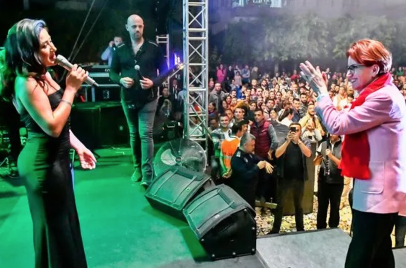 Meral Akşener Melek Mosso konserine gitti şarkıcıyı tebrik etti - Resim: 3