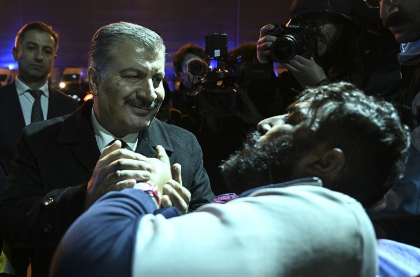 Gazzeli 27 kanser hastası Türkiye'ye getirildi! Sağlık Bakanı Koca: Küvözdeki bebekleri de getirebiliriz - Resim: 1