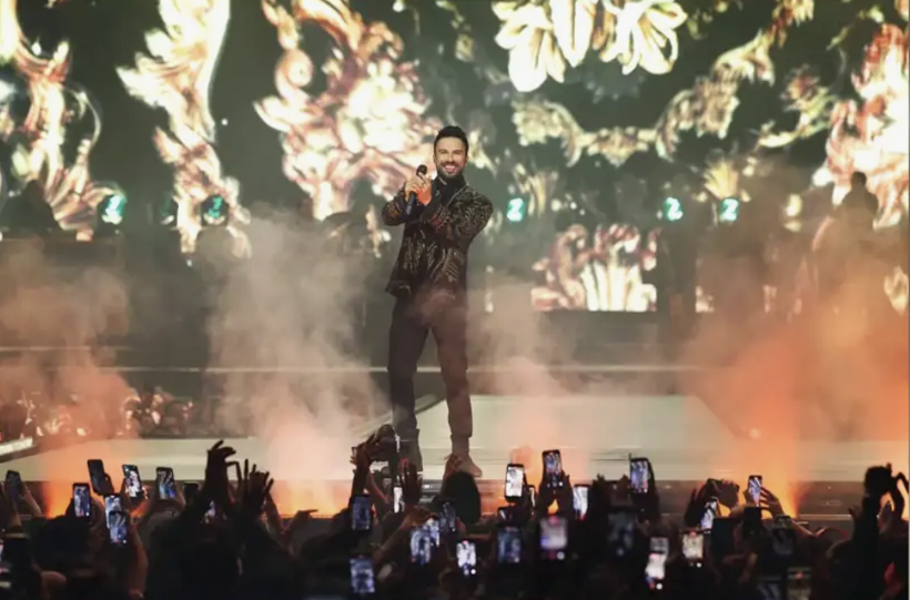 Tarkan konserinde Mabel Matiz rüzgarı! Sahneden seslendi, açık destek olarak yorumlandı - Resim: 4