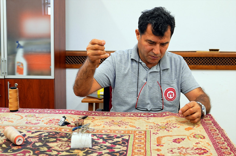 500 yıllık saray seccadeleri sergilenmek üzere gün sayıyor - Resim: 14