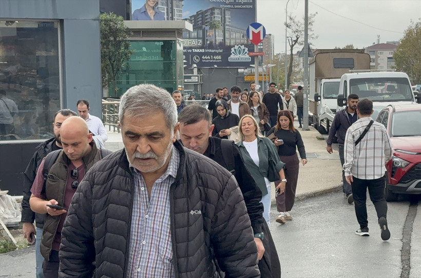 Üsküdar-Sultanbeyli metrosunda tünelde trafo patladı istasyon tahliye edildi - Resim: 1