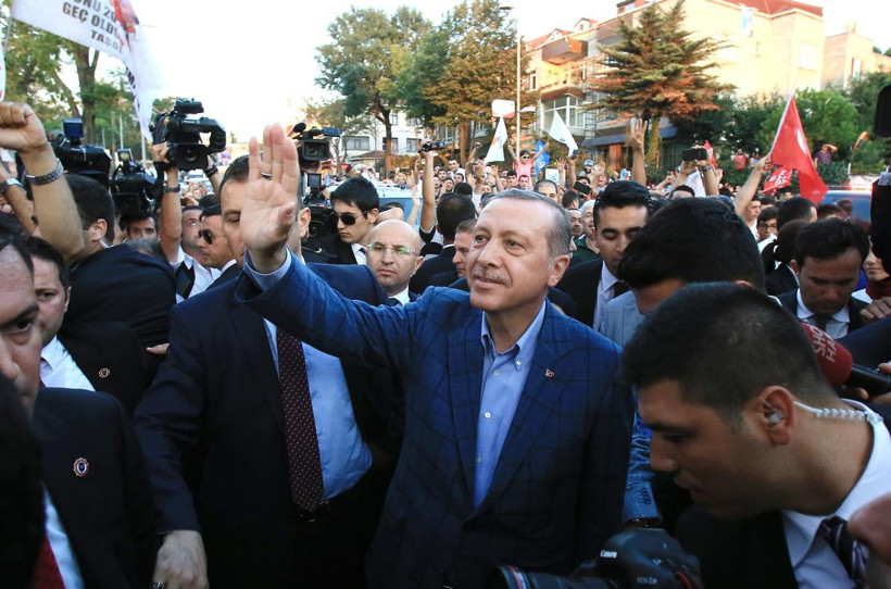 Cumhurbaşkanı Erdoğan halkı selamladı - Resim: 4