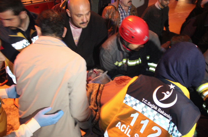 Konya'da feci kaza! İki aracın kafa kafaya çarpıştığı anlar kameraya böyle yansıdı - Resim: 2