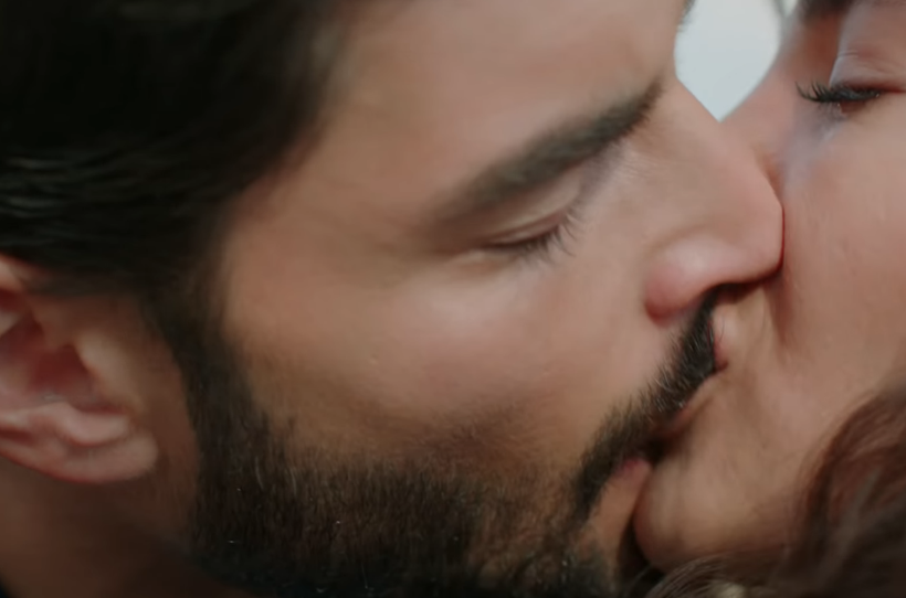 Öpüşmeleri izleyenlerin ağzını açık bıraktı Hercai'de Miran ve Reyyan'ın olay sahnesi - Resim: 4