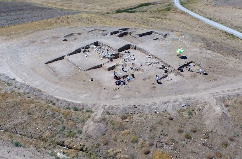 Kadın ve bebek iskeleti çıkmıştı! Van'da ölü gömme gizemi çözülüyor - Resim: 2