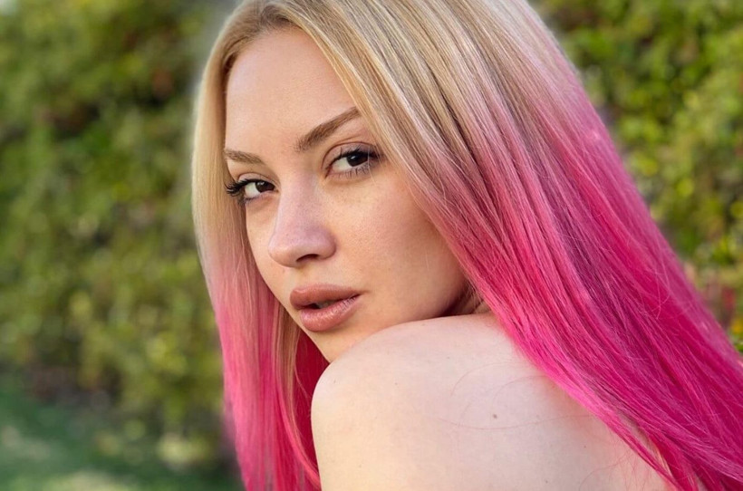 Ece Seçkin kendi kendini sansürledi! Kalçasına... - Resim: 4