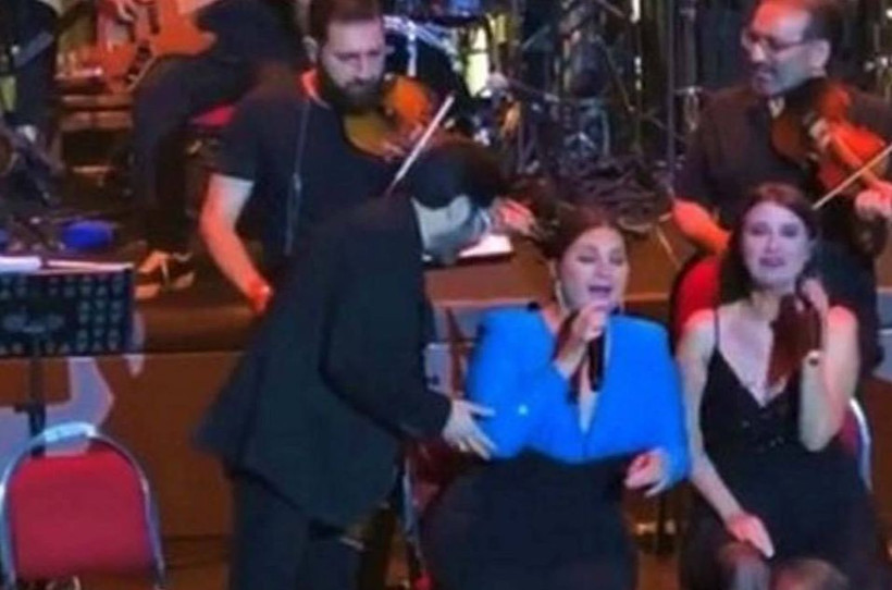 Konserde ortalık karıştı, Sibel Can sahneye ara verdi! - Resim: 4