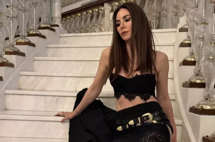 Defne Samyeli paylaştı! 53 yaşında formuyla hayran bıraktı - Resim: 1