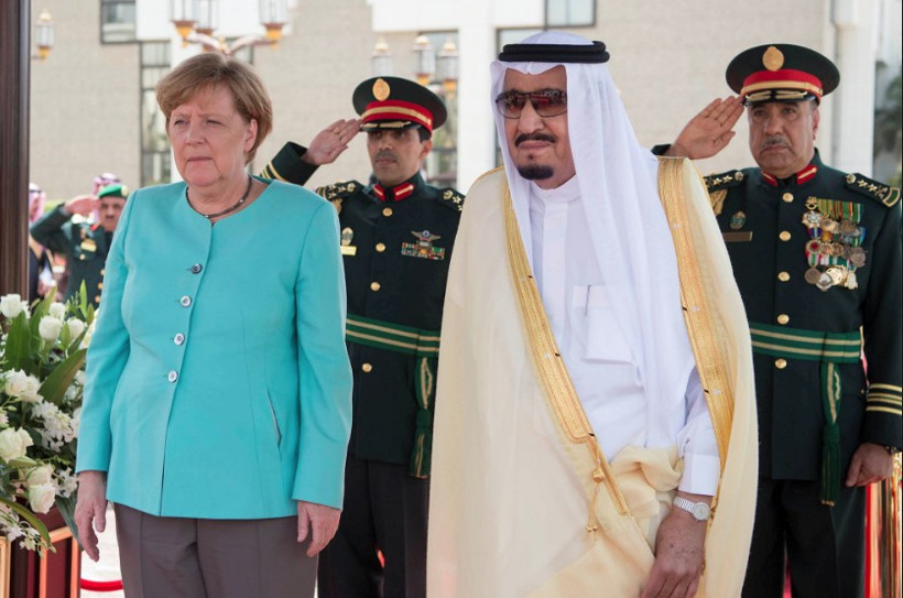 Merkel'in saçlarını buzlamışlardı işin aslı meğer çok başkaymış! - Resim: 1