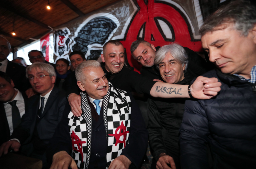 Çarşı'yı ziyaret eden Binali Yıldırım için bomba slogan - Resim: 4