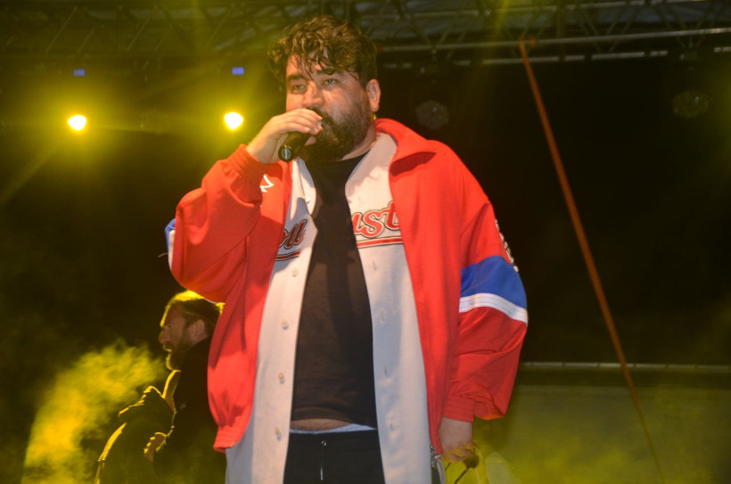 Eypio sahnede hayatının şokunu yaşadı: Ne olur yuhalamayın - Resim: 1