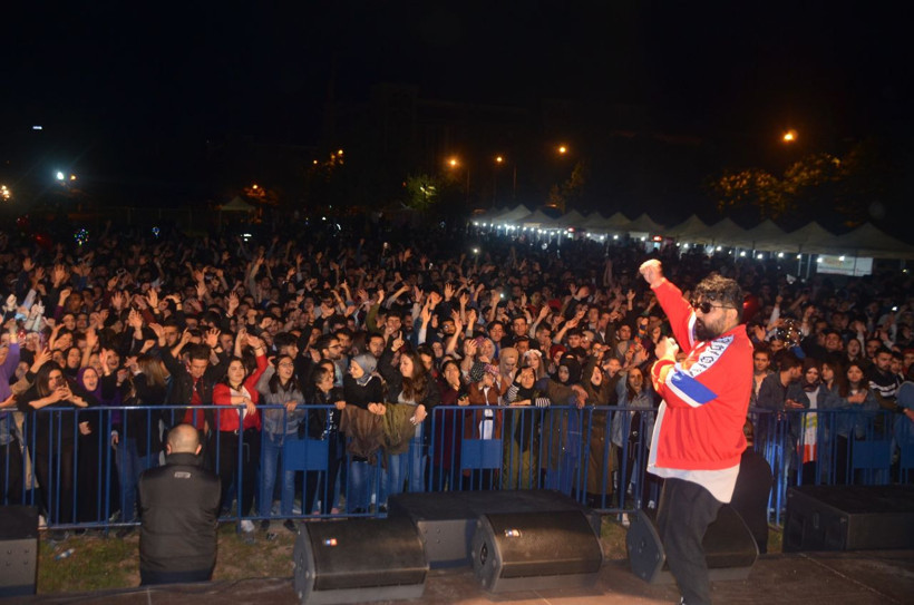 Eypio sahnede hayatının şokunu yaşadı: Ne olur yuhalamayın - Resim: 3