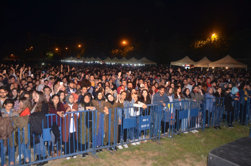 Eypio sahnede hayatının şokunu yaşadı: Ne olur yuhalamayın - Resim: 4