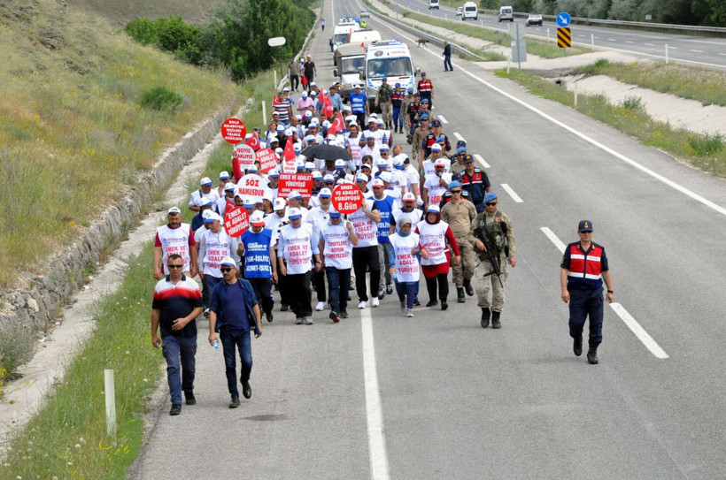 Tanju Özcan'ı protesto amacıyla Bolu'dan yürümeye başlayan işçiler Ankara'ya ulaştı - Resim: 1