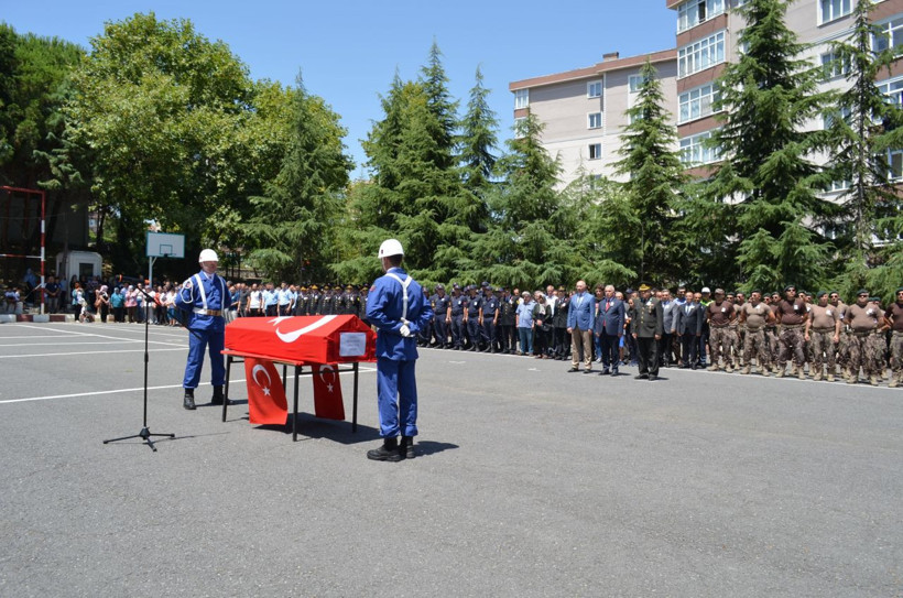 Tekirdağ'da kalp krizi geçiren astsubay son yolculuğa uğurlandı - Resim: 4