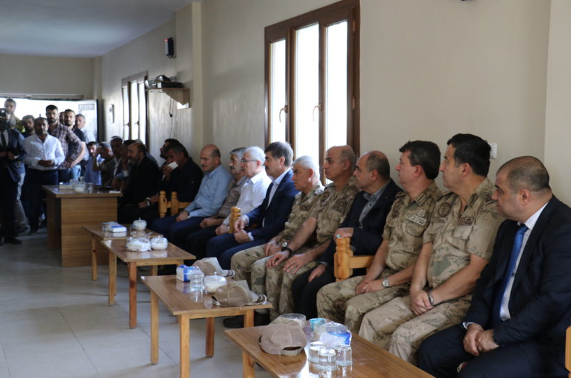 Süleyman Soylu'dan Nusaybin'de şehit olan vatandaşların ailelerine taziye ziyareti - Resim: 2