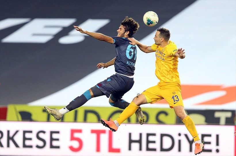 Masa başında işler dönüyor kim kul hakkı yiyorsa Allah belasını versin - Resim: 4