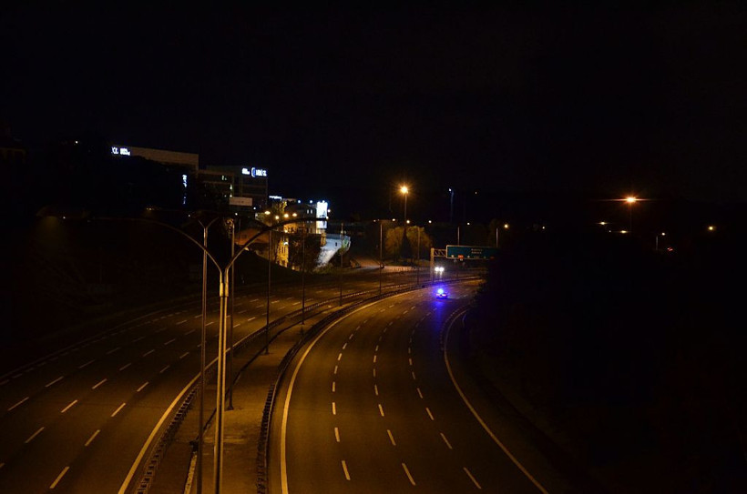 Türkiye sokağa çıkma kısıtlamasıyla sessizliğe büründü - Resim: 2