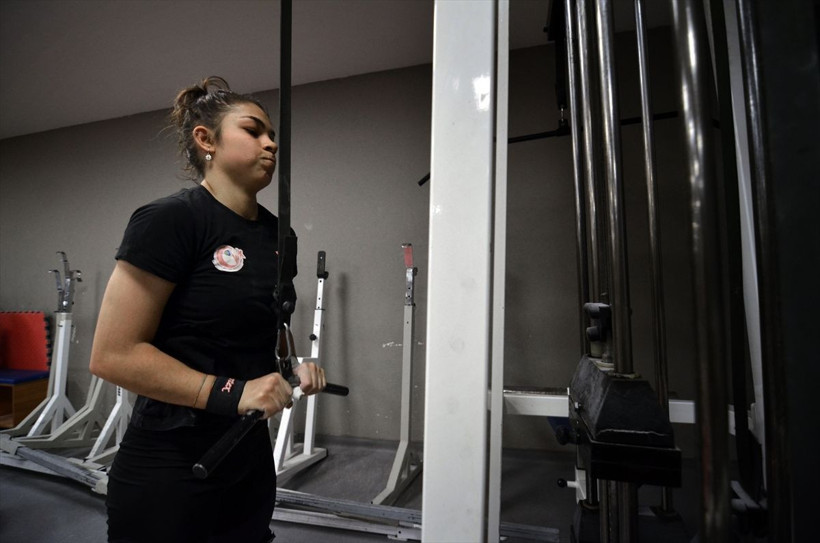 Yüzmeye giderken tesadüfen girdiği halter salonundan şampiyon çıktı - Resim: 3