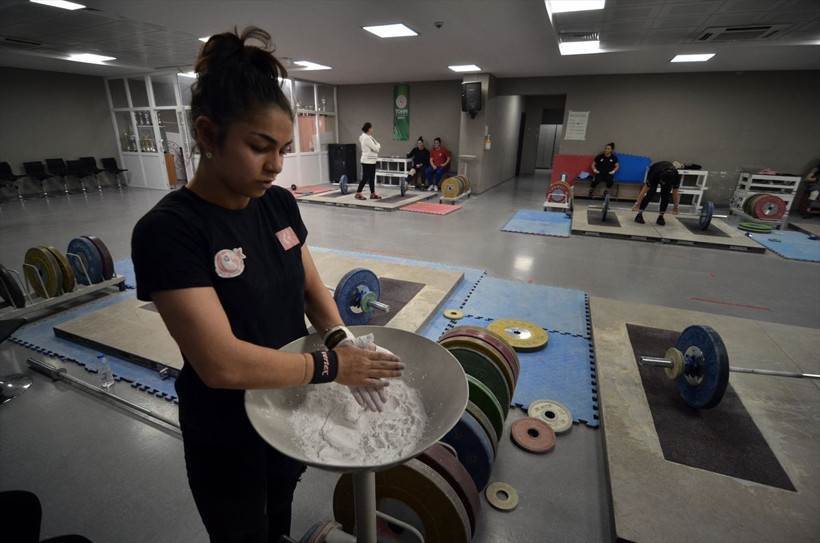 Yüzmeye giderken tesadüfen girdiği halter salonundan şampiyon çıktı - Resim: 4