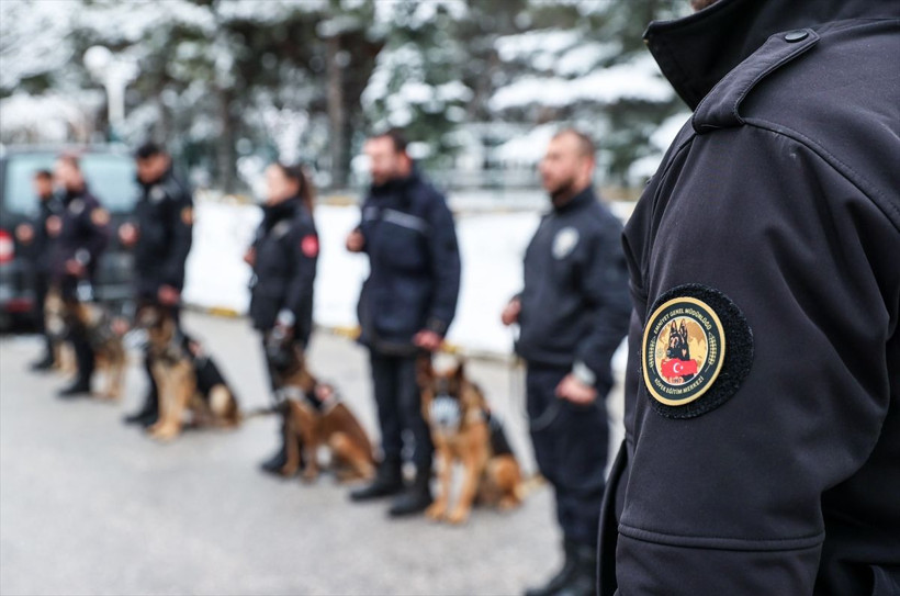 Operasyonların gizli kahramanları dedektör köpekler sıkı eğitimden geçiriliyor - Resim: 2