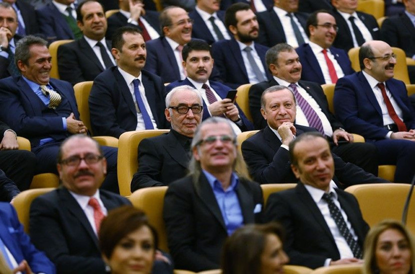 Bakın aylık geliri ne kadarmış Türk milletini aşağılayan İlyas Salman'a hapis şoku - Resim: 1