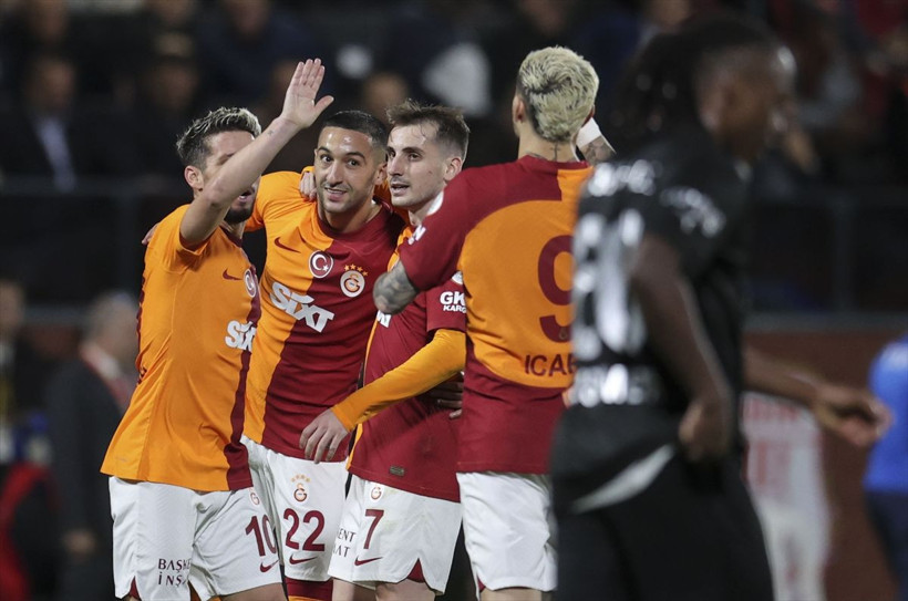 Aşk dedikodusu hızla yayılıyor! Hadise, Galatasaray'ın yıldızına gönlünü kaptırdı deniyor - Resim: 2