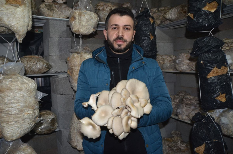 Sosyal medyada gördü evin üst katını üretim tesisi yaptı marketlere satarak para kazandı - Resim: 1