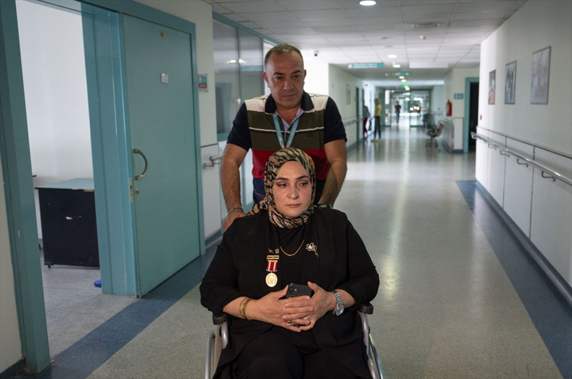 15 Temmuz'da eşini kendisi de bacağını kaybetti kızı 8 yıldır ona anne oldu - Resim: 1