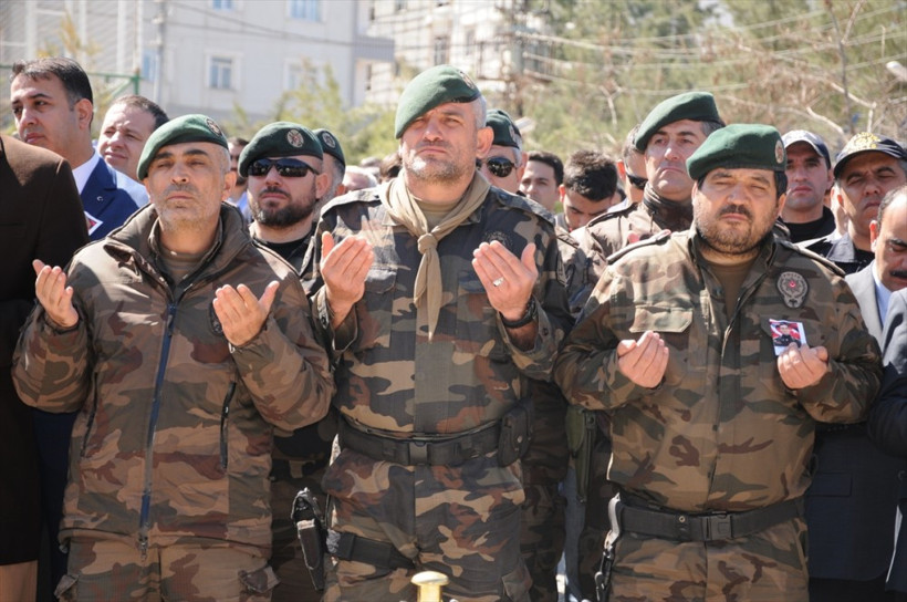 Nusaybin şehidi dua ve gözyaşlarıyla uğurlandı! - Resim: 3