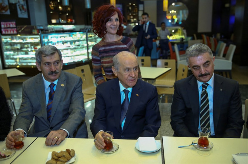 Devlet Bahçeli AVM'ye gitti! Görenler şaşırdı kaldı - Resim: 1