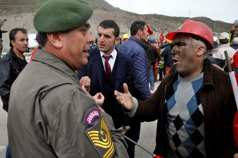 Maden işçilerinin eyleminde ilginç kare! - Resim: 3