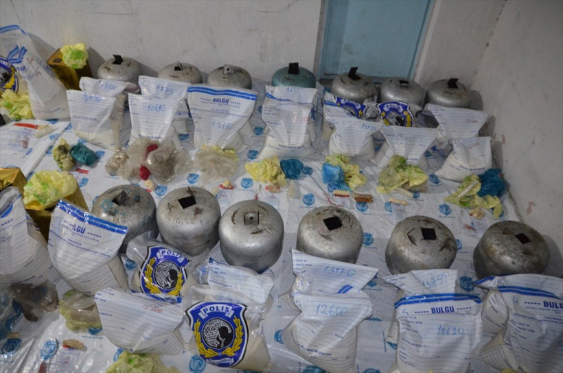Van'da çok sayıda el yapımı patlayıcı ele geçirildi! - Resim: 4