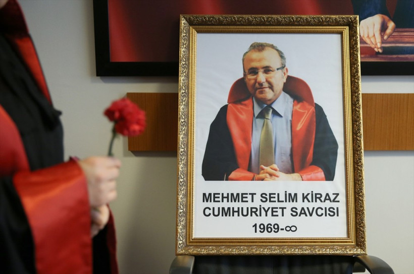 Mehmet Selim Kiraz unutulmadı şehit savcı böyle anıldı! - Resim: 1