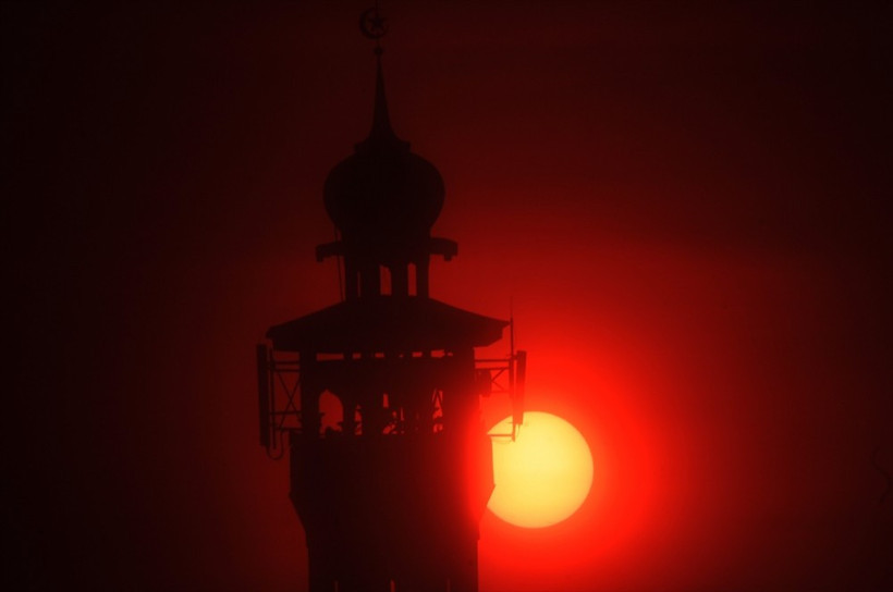 33 yıl aradan sonra güneş tutuldu - Resim: 1