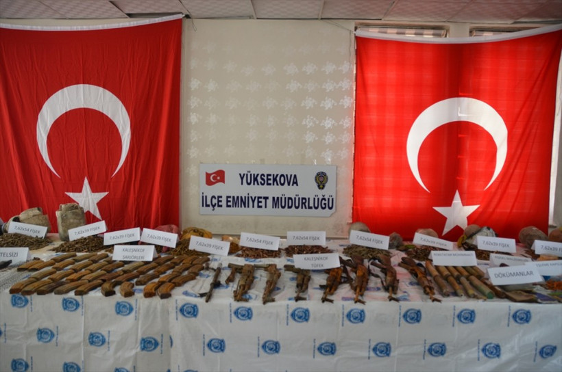 Yüksekova'da toprağa gömülü bulundu! PKK'nın hainliğine bakın - Resim: 1