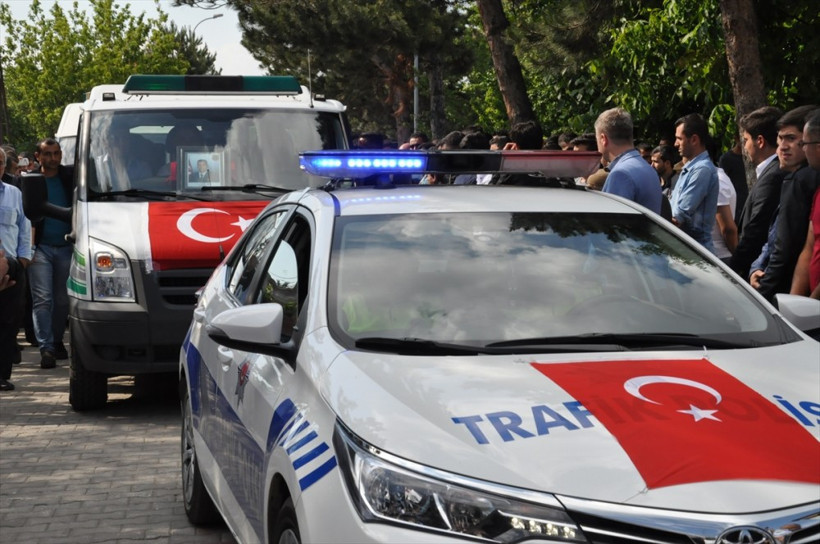 Konya Şehit Jandarma Uzman Çavuş Selçuk Özer'i uğurladı - Resim: 1
