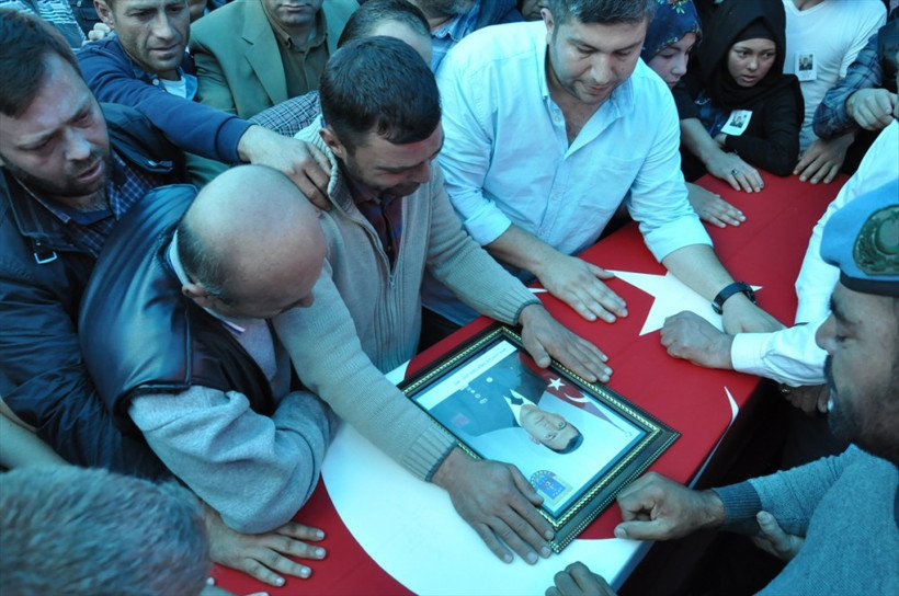 Konya Şehit Jandarma Uzman Çavuş Selçuk Özer'i uğurladı - Resim: 3