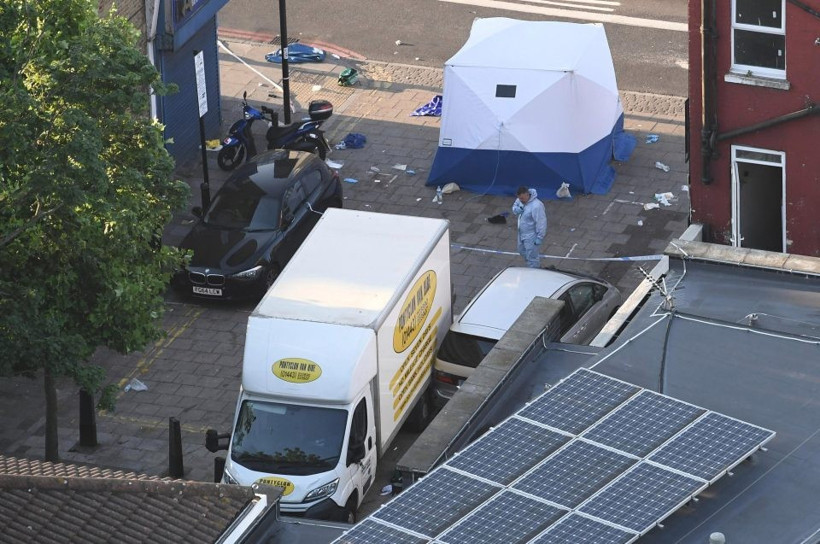 Londra'da son dakika araç namaz kılanların arasına daldı! İlk görüntüler - Resim: 1