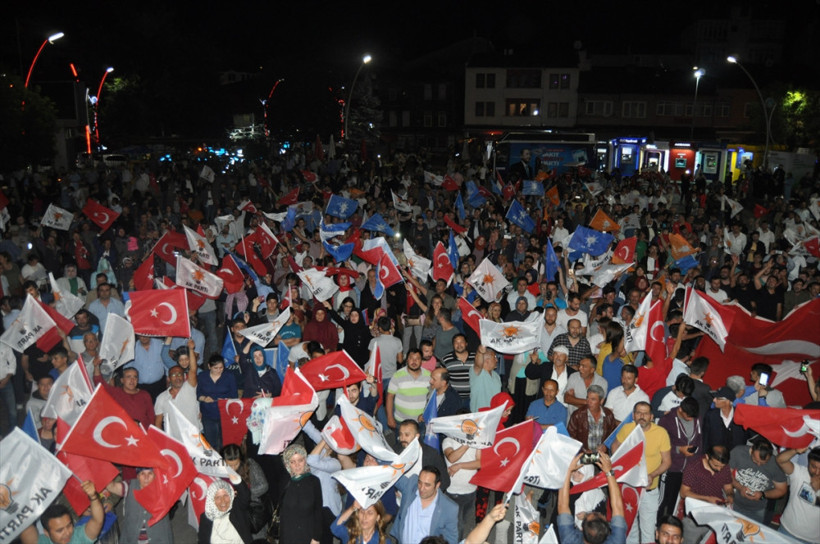 Erdoğan'ın seçim başarısı tüm Türkiye'de kutlanıyor - Resim: 2