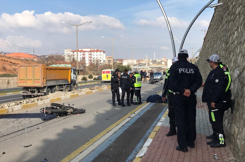 Uşak'ta feci kaza: Trafik polisi oğlunun ölüm haberini aldı! - Resim: 4