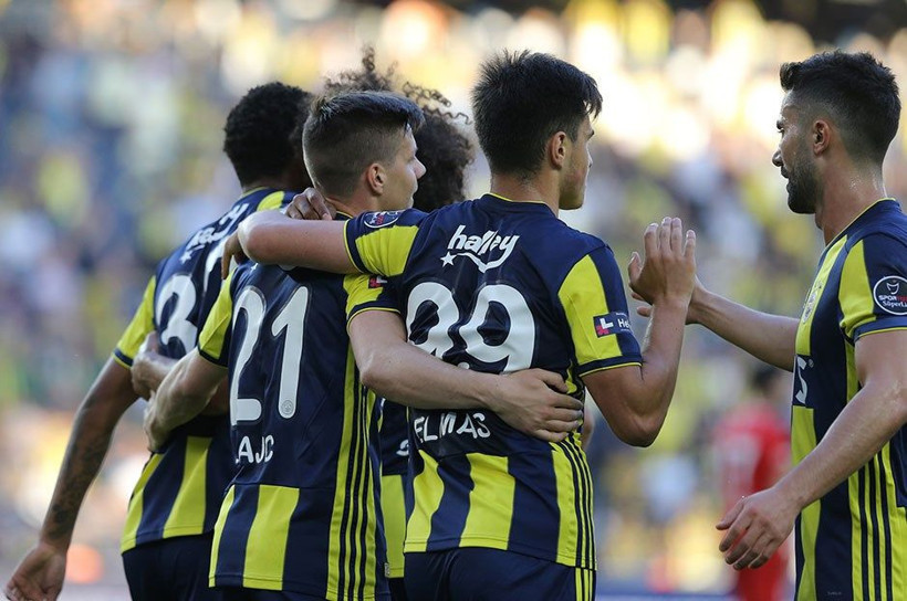 Fenerbahçe'de Mehmet Topal ıslıklandı taraftar ikiye bölündü - Resim: 1