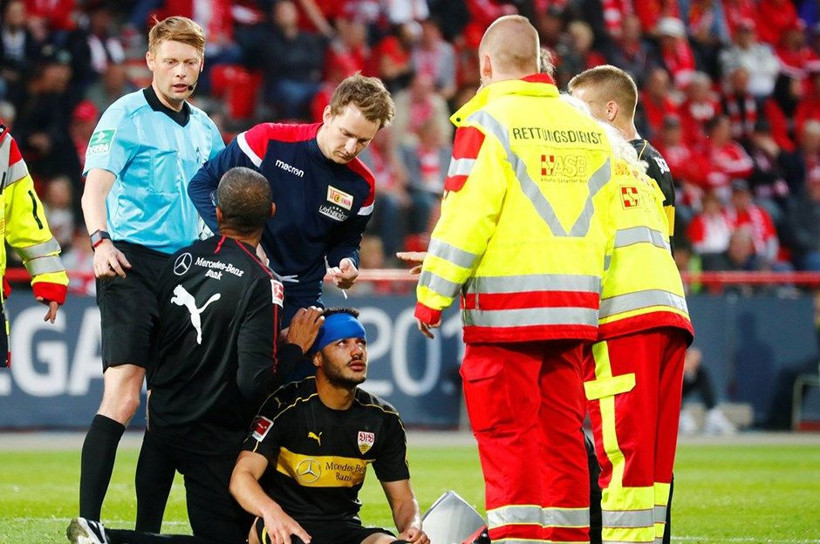 Ozan Kabak önce korkuttu sonra yıkıldı! İşte yüreklerin ağza geldiği o anlar - Resim: 1